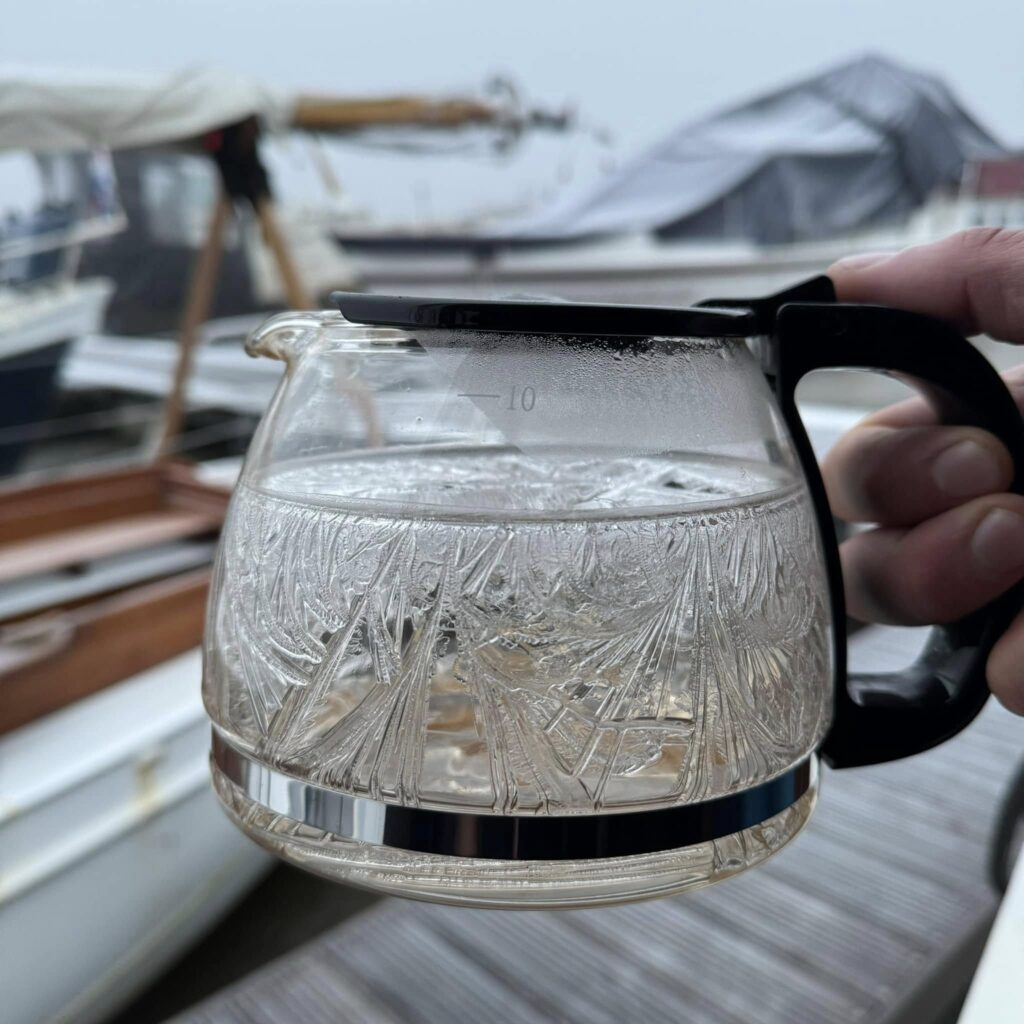 Wonen op een boot in de winter is koud. Overwinteren in Spanje maakt vrij. Locatieonafhankelijk leven en werken. Bewustzijn, spiritualiteit.