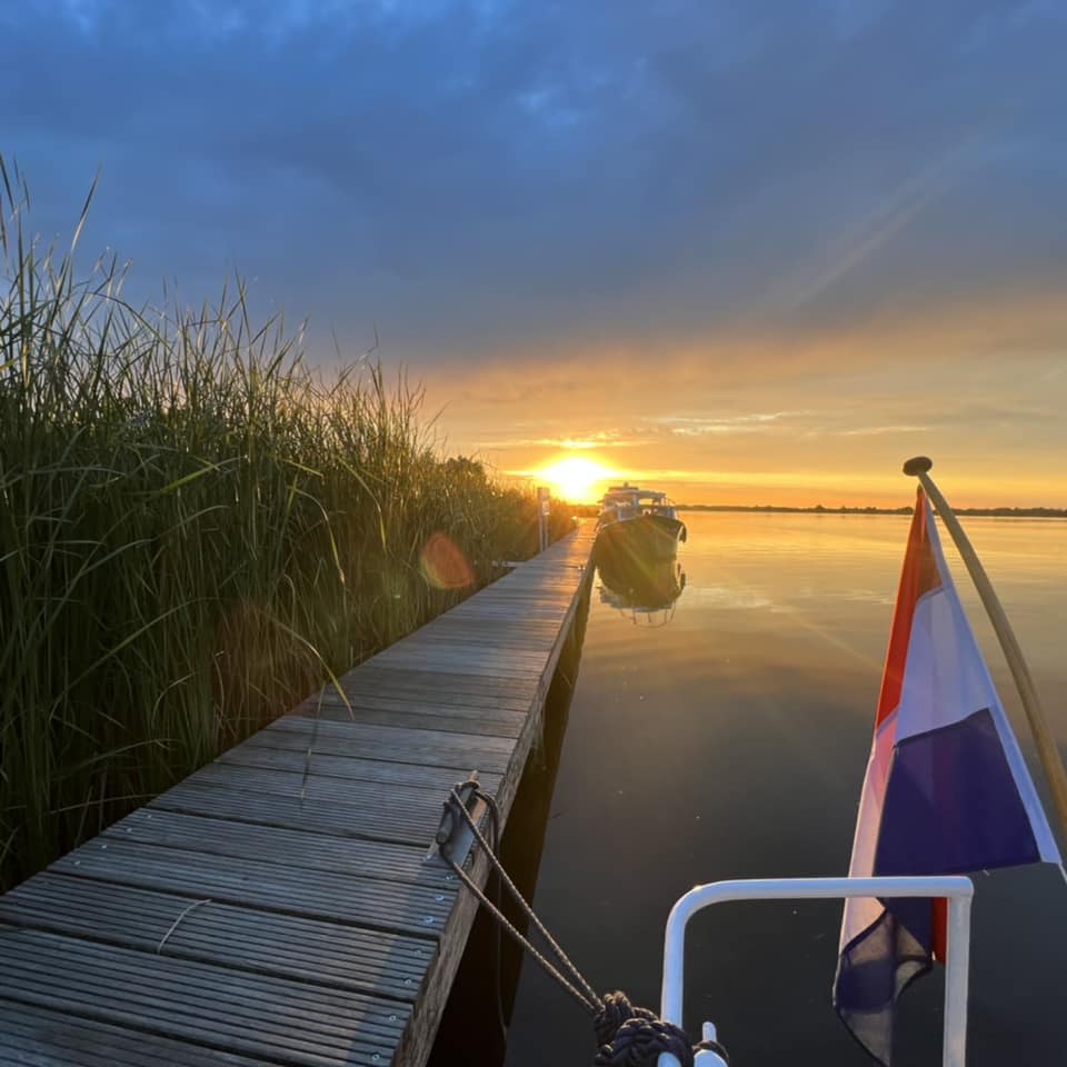 Wonen op een boot met Riko van Likotasji - Spiritual Academy. Leven in en camper. Holistische, spirituele en energetische benadering en aanpak.