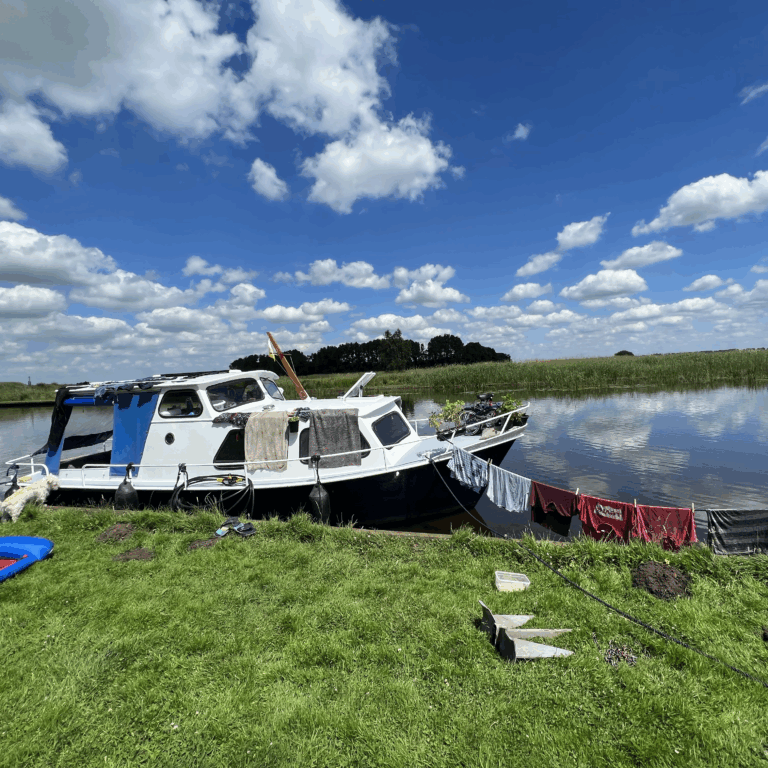 Is wonen op een boot goedkoper dan in een huis?