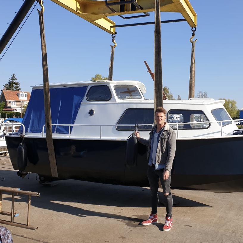 Op een boot wonen, waar schrijf je je in?